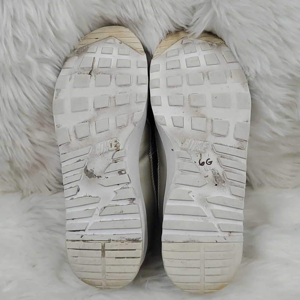 Nike Women's Air Max Thea in Metallic Hematite size 9